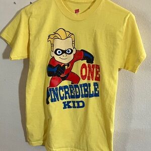 Hanes Yellow Disney Parks Incredibles T-Shirt “One‎ Incredible Kid” Size Large